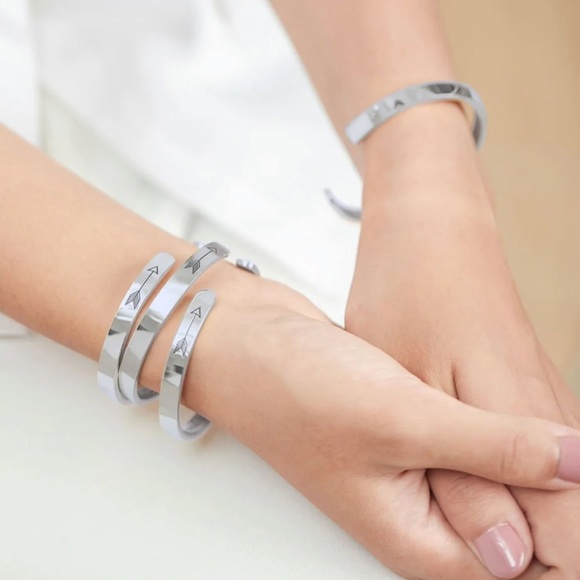 Mint & Lilly Silver Bangle Engraved “Not Sisters By Heart, But Sisters By Blood” - Picture 5 of 6